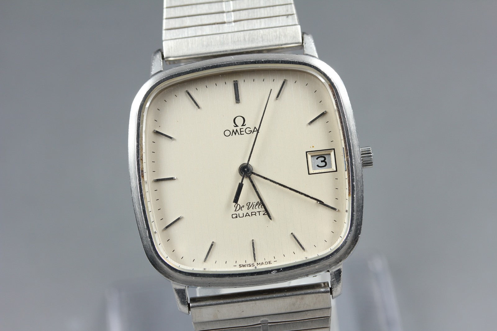 1980 Near MINT OMEGA De Ville 33mm 192.0049 Quartz Silver Dial Men's Vintage