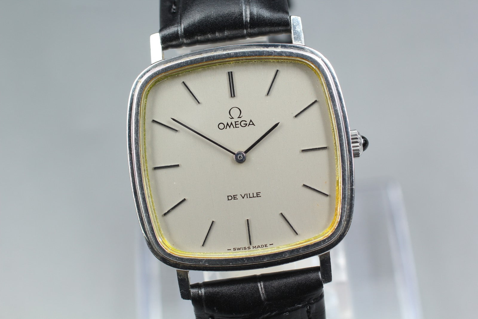 1977 Near MINT OMEGA De Ville 31mm 111.0118 Manual Silver Dial Men's Vintage
