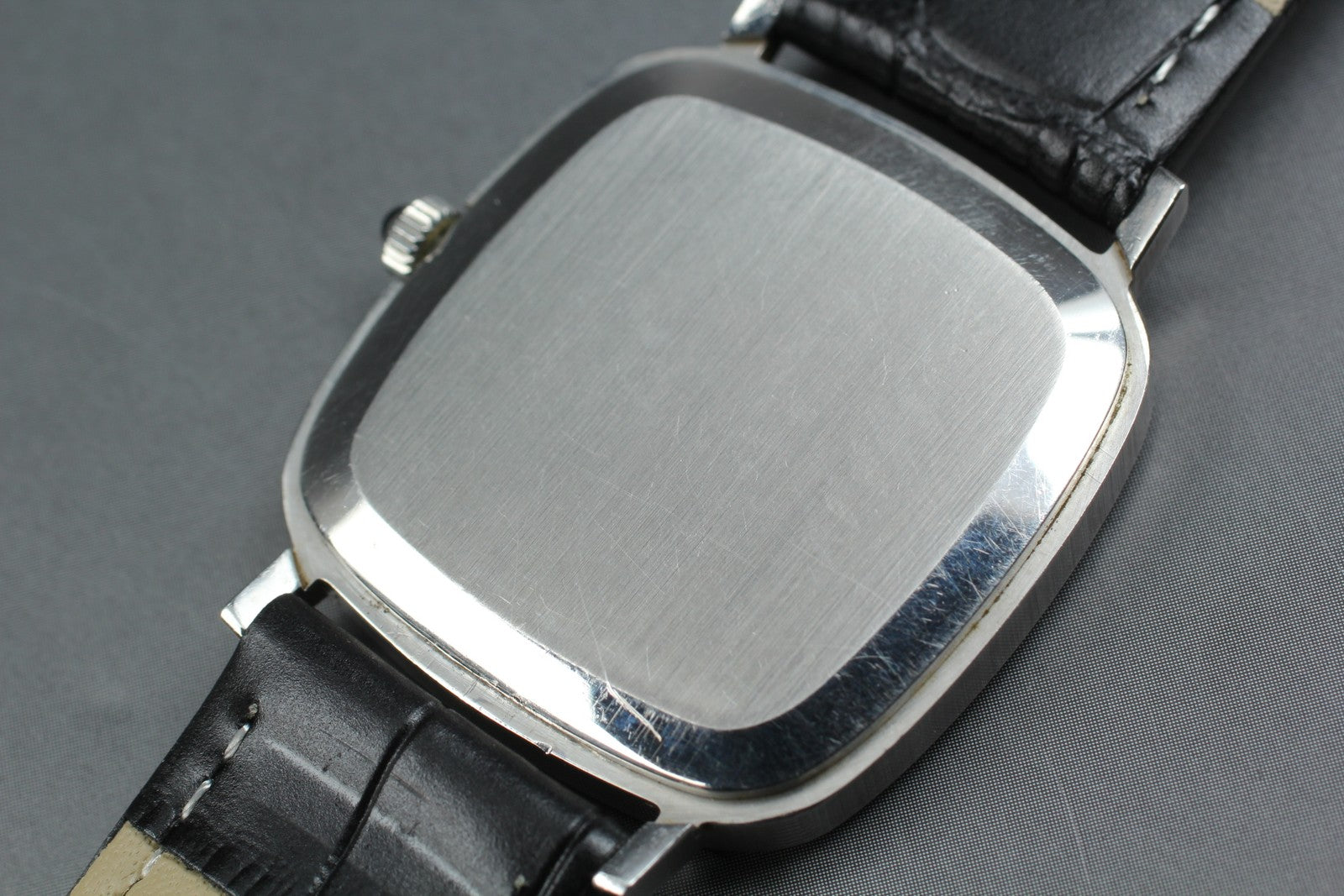1977 Near MINT OMEGA De Ville 31mm 111.0118 Manual Silver Dial Men's Vintage