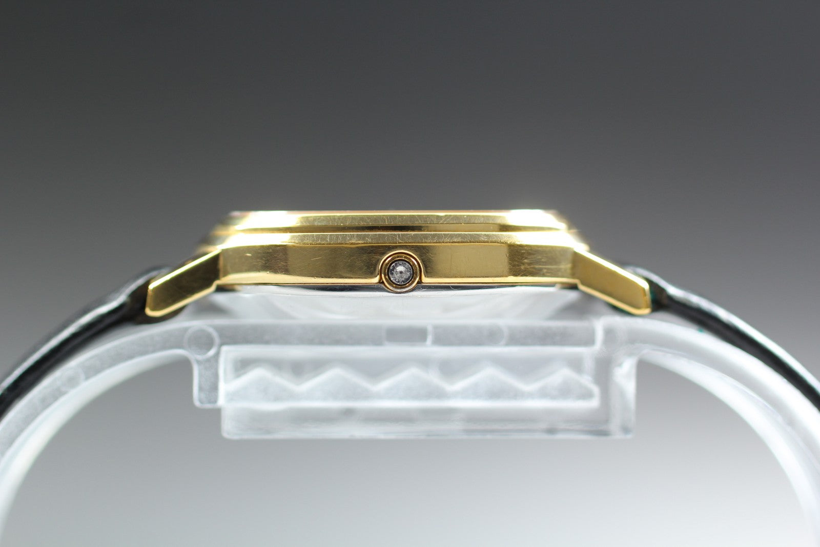 1979 Near MINT OMEGA De Ville 24mm 591.0021 Quartz Gold Dial Women's Vintage