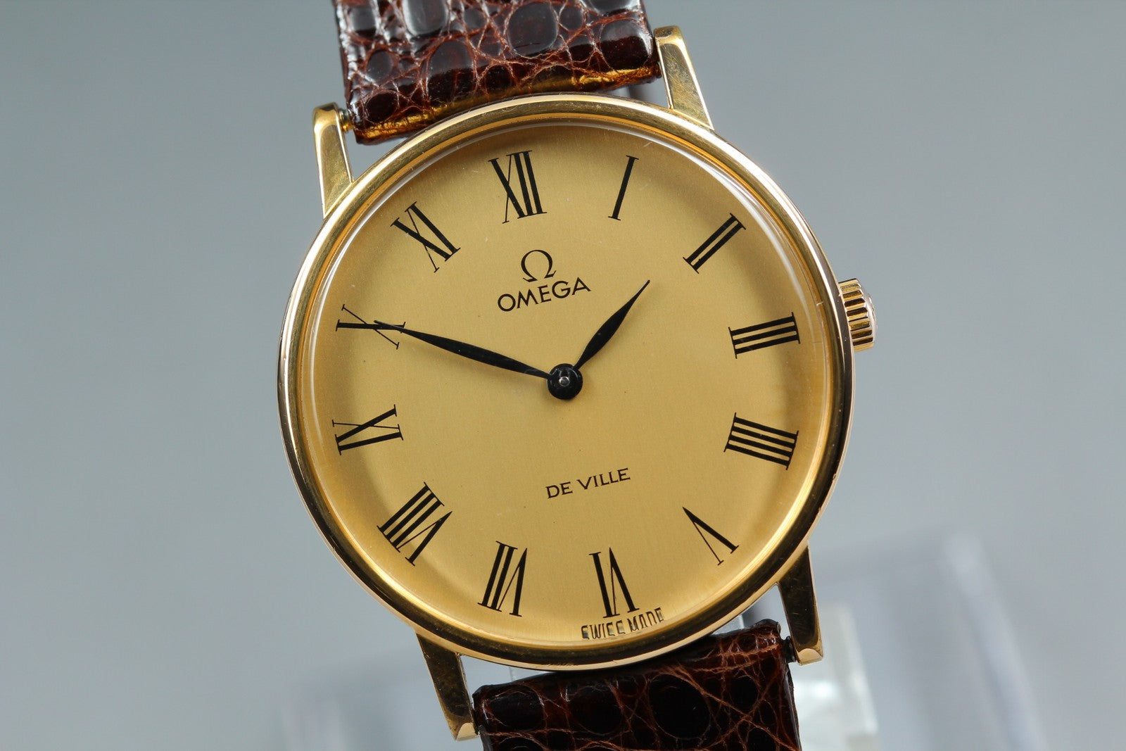 1978 Near MINT OMEGA De Ville 32mm 111.0140 Manual Gold Roman Dial Men's Vintage
