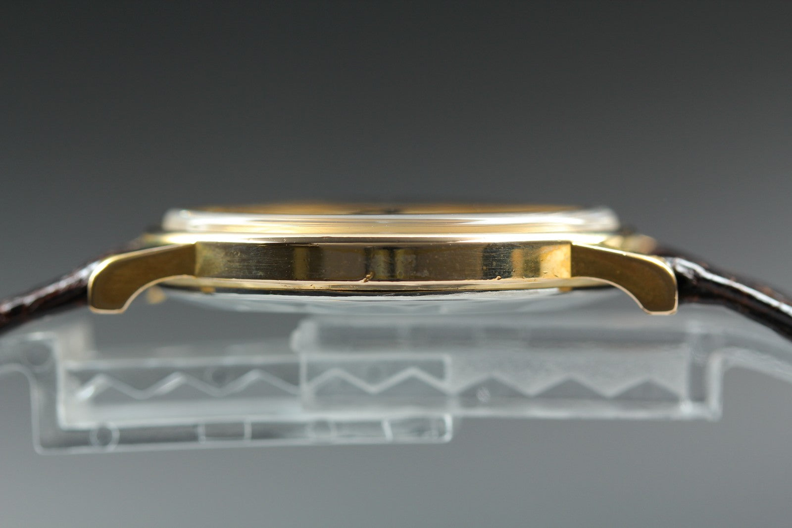 1978 Near MINT OMEGA De Ville 32mm 111.0140 Manual Gold Roman Dial Men's Vintage
