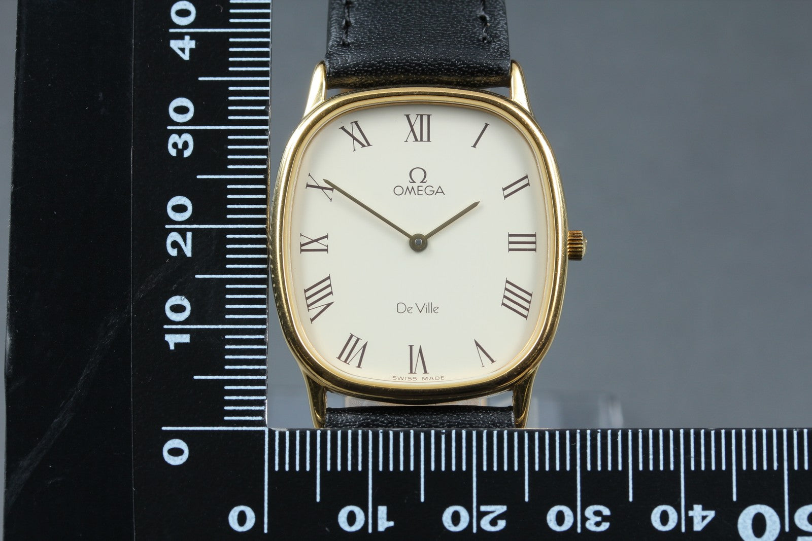1984 Near MINT OMEGA De Ville 191.0220 29mm Quartz Roman Dial Men's Vintage