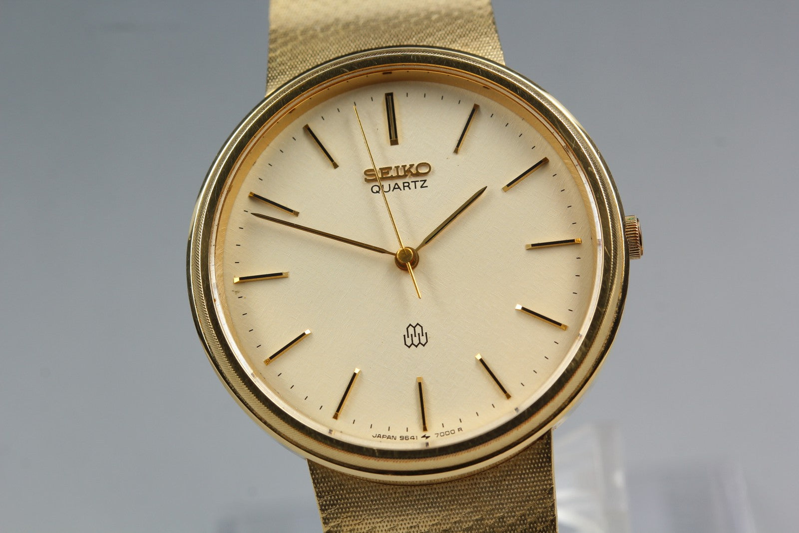 1980 Near MINT/Box SEIKO Dolce Twin Quartz 32mm 9641-7000 Gold Dial Men Vintage