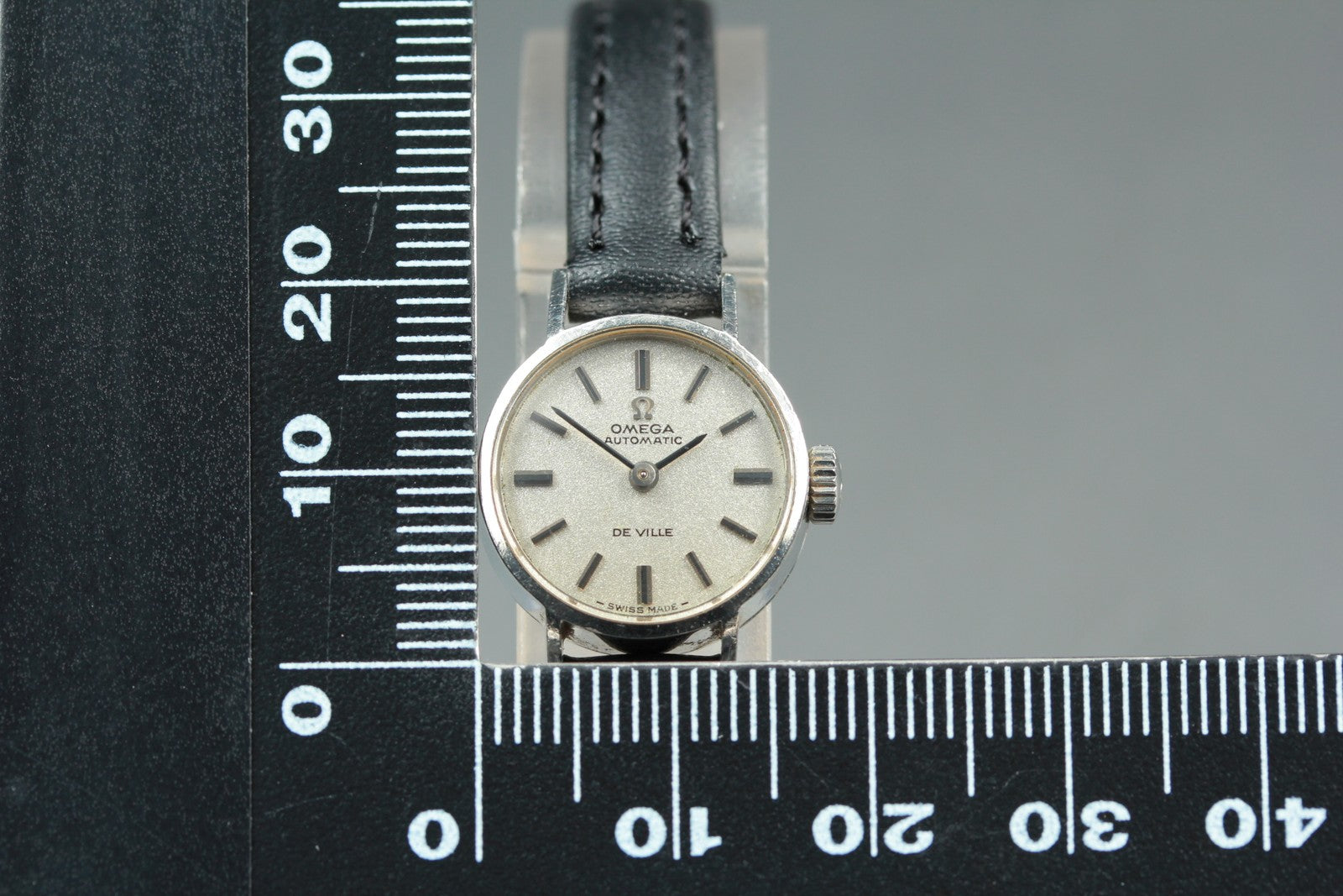 1969 Near MINT OMEGA De Ville 18mm 551.037 Automatic Silver Dial Women's Vintage
