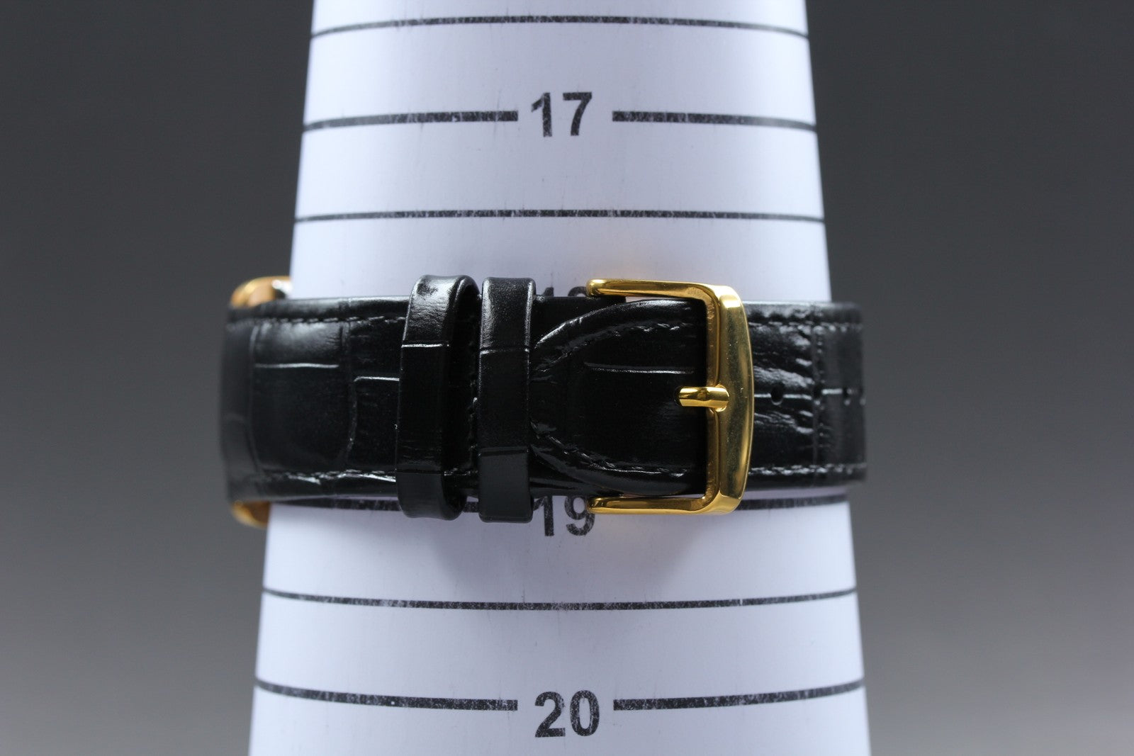 1973 Near MINT OMEGA De Ville 28mm 151.793 Automatic Gold Roman Tank Men Vintage