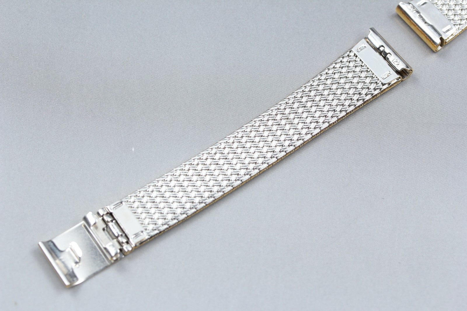 Near MINT OMEGA Milanese/Mesh Band 12mm Gold Plated Bracelet Women's Vintage