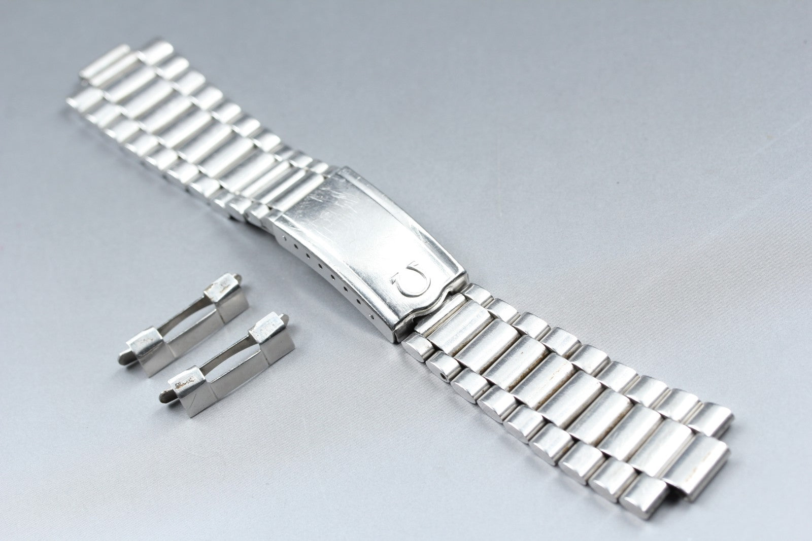 Near MINT OMEGA Bracelet FF002/1125 20mm Stainless Steel Silver Men's Vintage