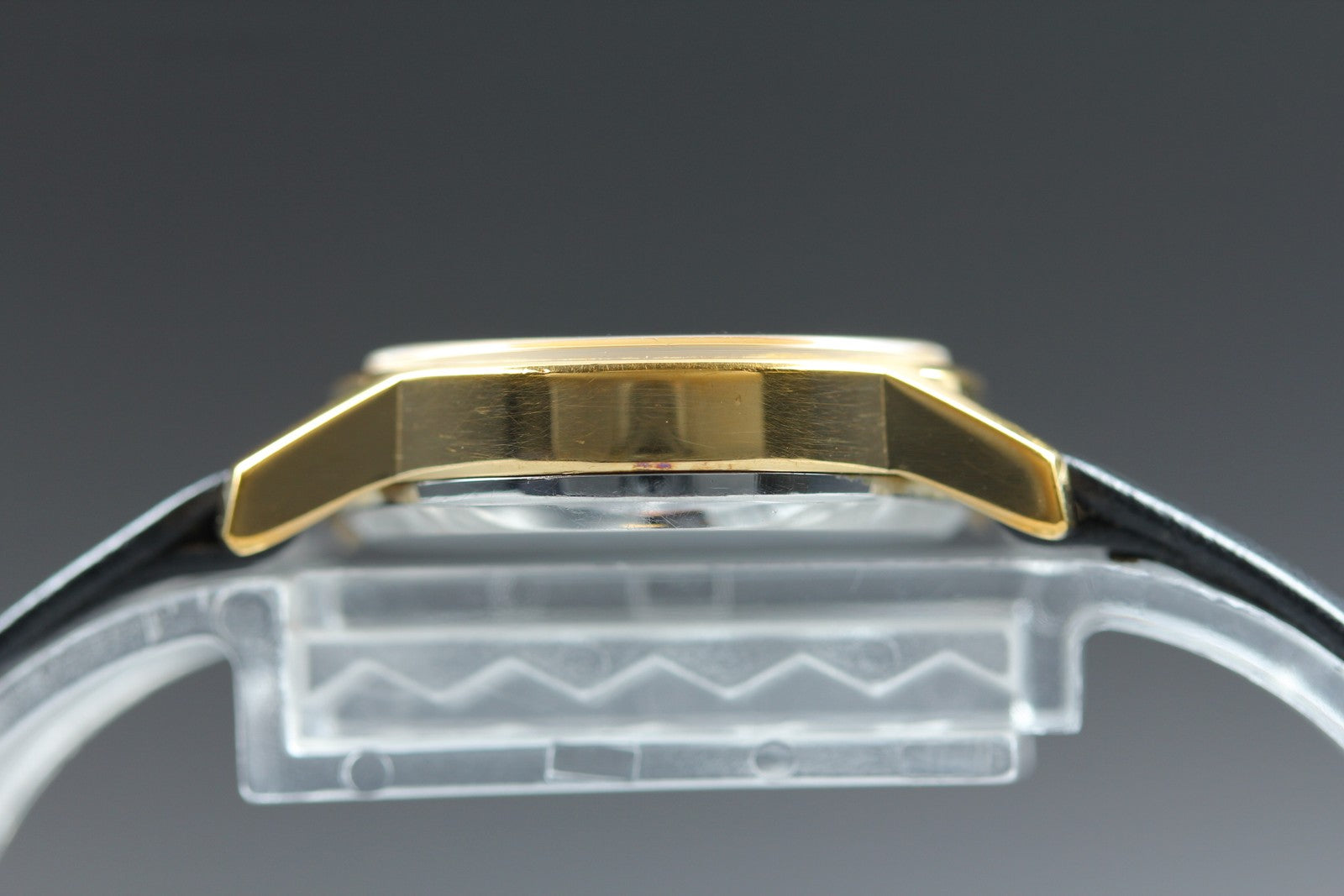 1977 Near MINT/Box OMEGA De Ville 24mm 511.0508 Manual Gold Dial Women's Vintage