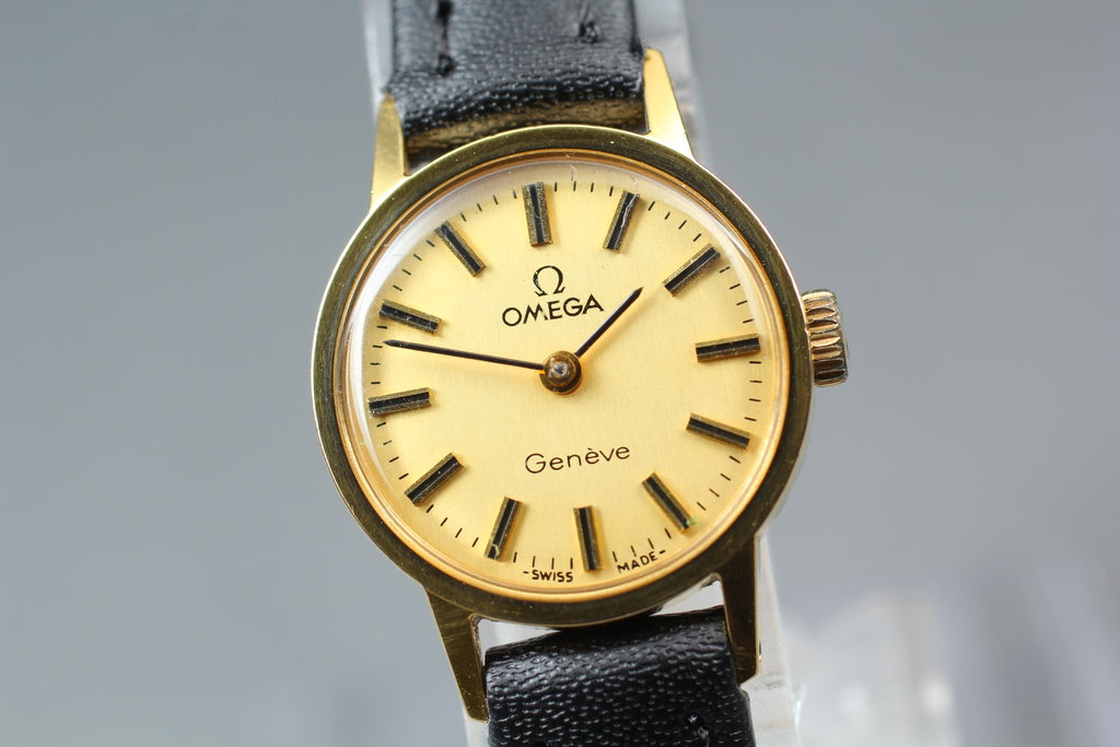 1974 Near MINT OMEGA Geneve 20mm 511.0451 Manual Wind Gold Dial Women's Vintage