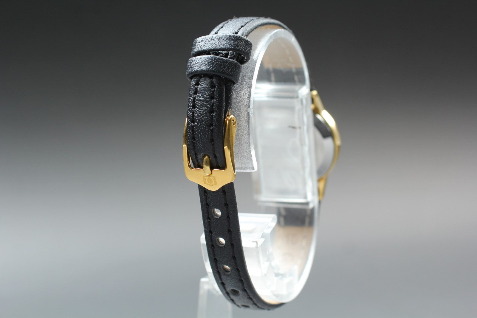 1974 Near MINT OMEGA Geneve 20mm 511.0451 Manual Wind Gold Dial Women's Vintage
