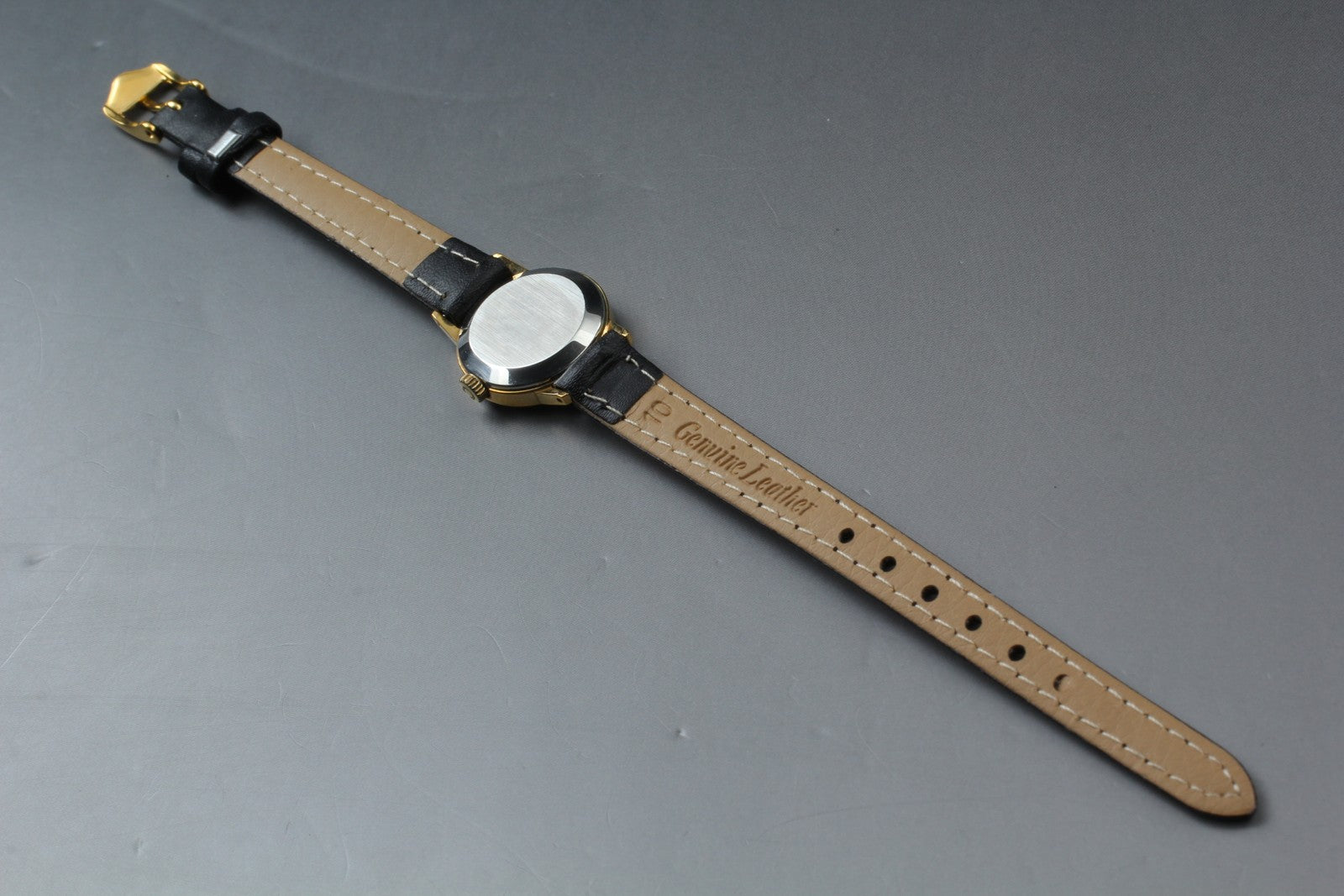 1974 Near MINT OMEGA Geneve 20mm 511.0451 Manual Wind Gold Dial Women's Vintage