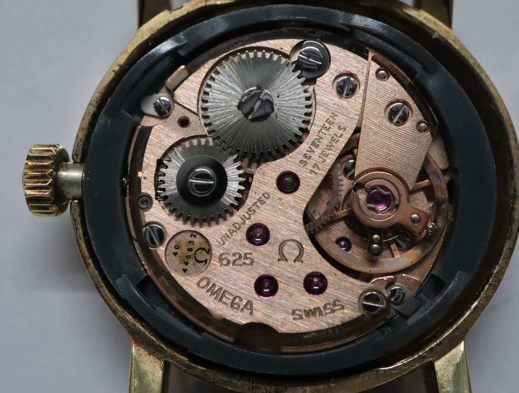 1977 Near MINT/Box OMEGA De Ville 24mm 511.0508 Manual Gold Dial Women's Vintage