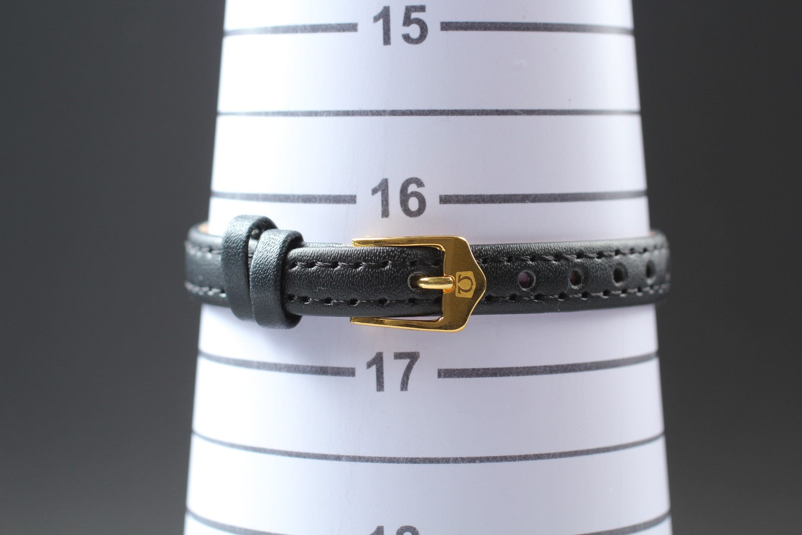 1974 Near MINT OMEGA Geneve 20mm 511.0451 Manual Wind Gold Dial Women's Vintage