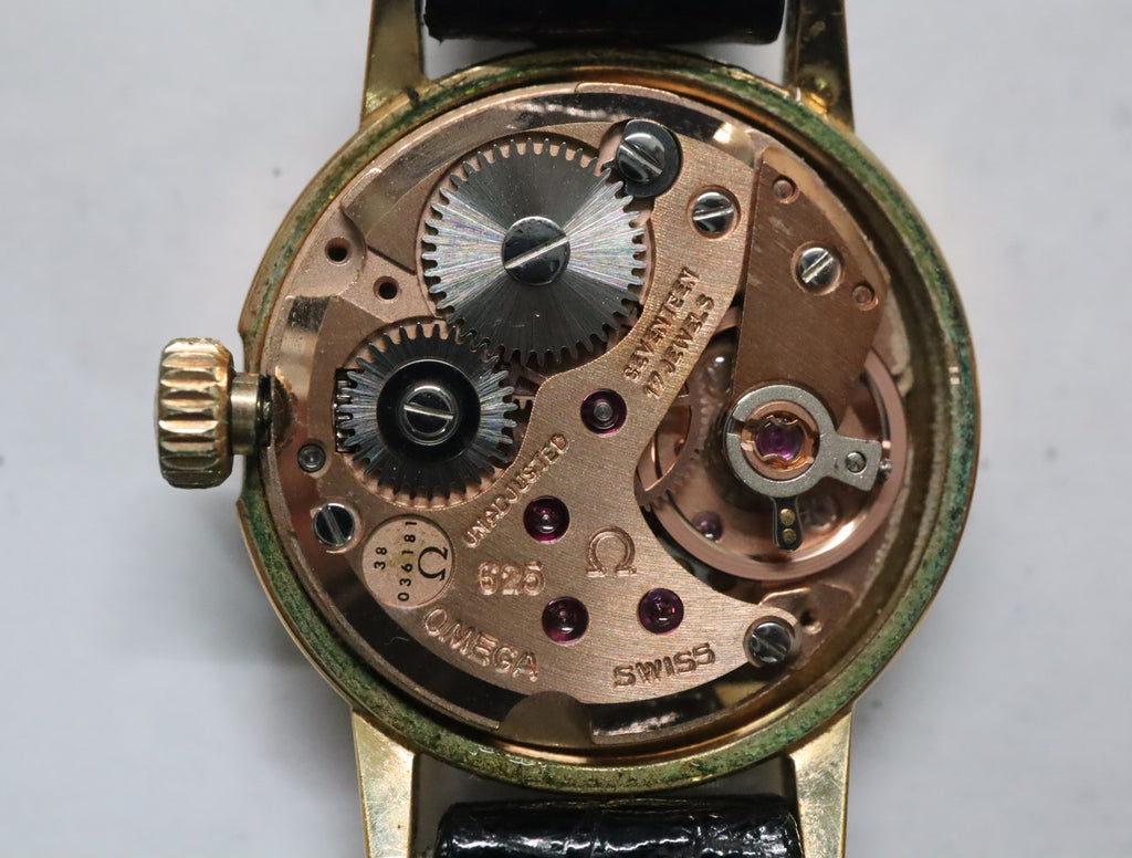 1974 Near MINT OMEGA Geneve 20mm 511.0451 Manual Wind Gold Dial Women's Vintage