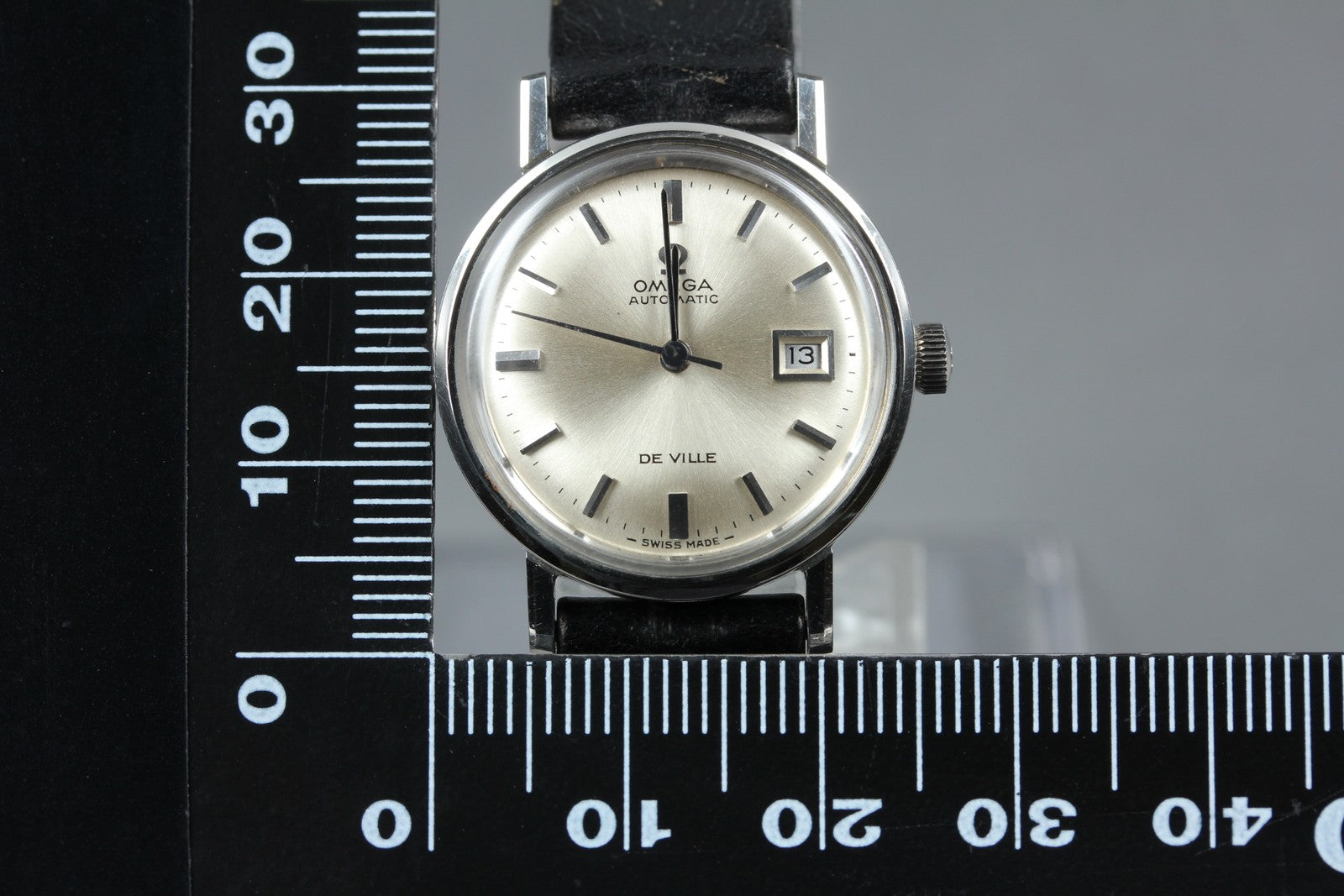 Near MINT OMEGA Seamaster De Ville 25mm Automatic Silver Dial Women's Vintage