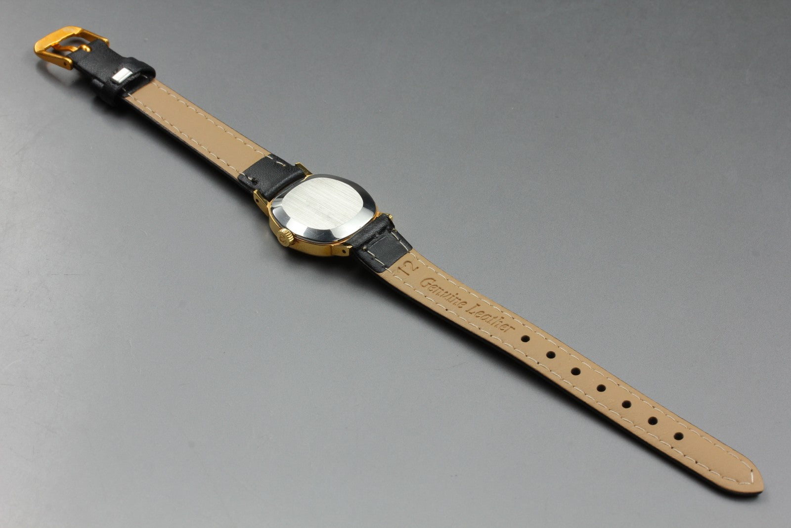 1979 Near MINT OMEGA De Ville 22mm 511.0559 Manual Gold Dial Women's Vintage