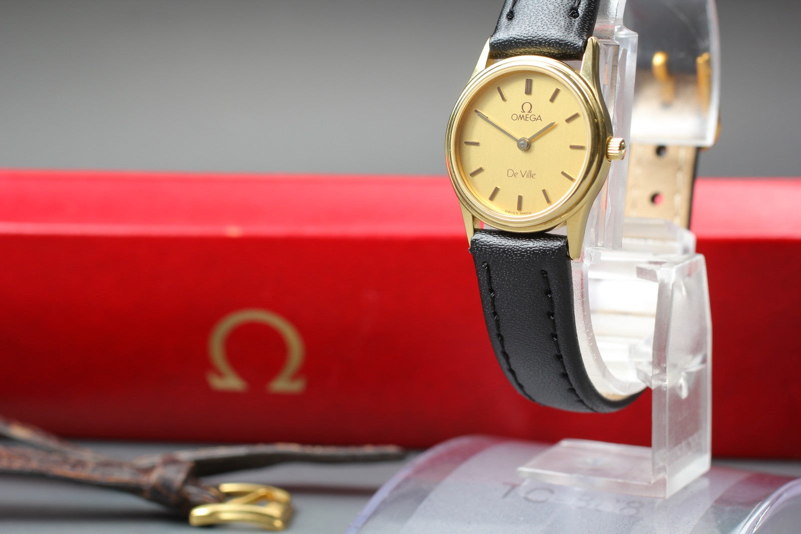 1979 Near MINT/Box OMEGA De Ville 21mm 591.0338 Quartz Gold Dial Women's Vintage