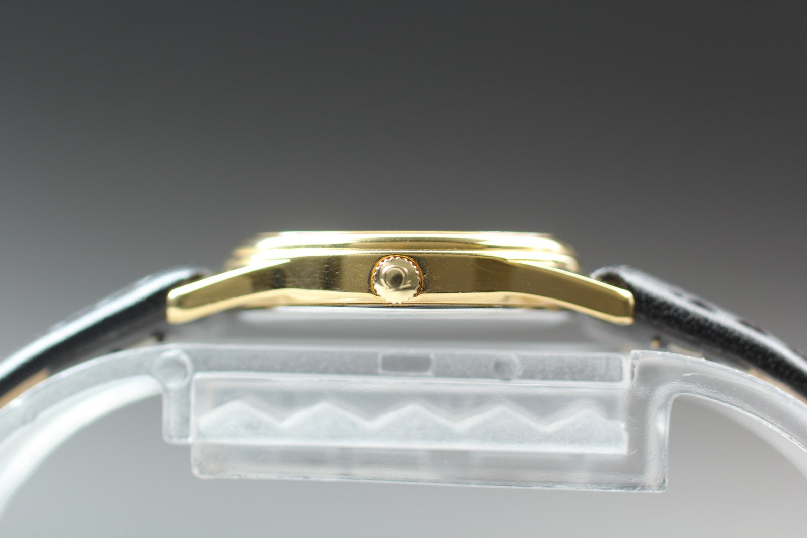1979 Near MINT/Box OMEGA De Ville 21mm 591.0338 Quartz Gold Dial Women's Vintage