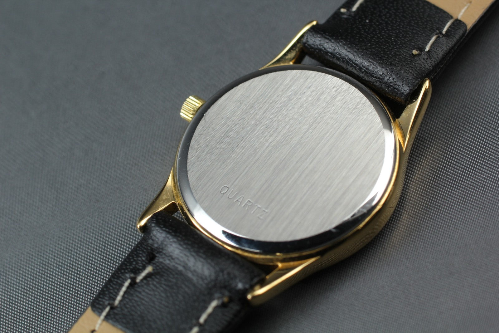 1979 Near MINT/Box OMEGA De Ville 21mm 591.0338 Quartz Gold Dial Women's Vintage