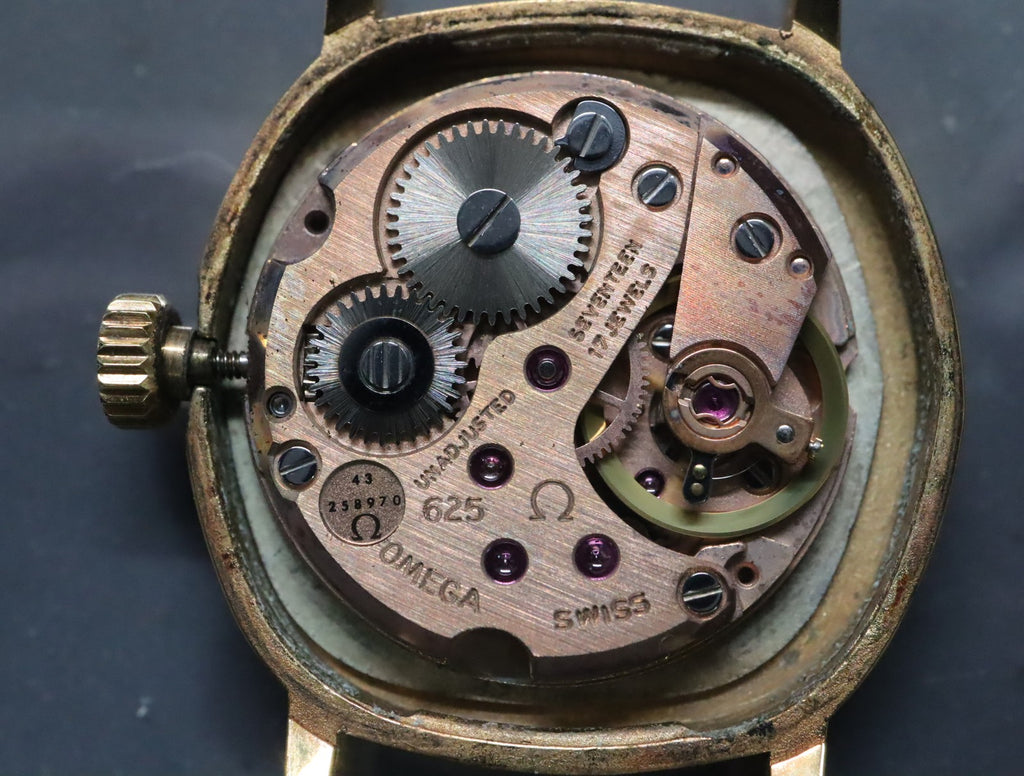 1979 Near MINT OMEGA De Ville 22mm 511.0559 Manual Gold Dial Women's Vintage