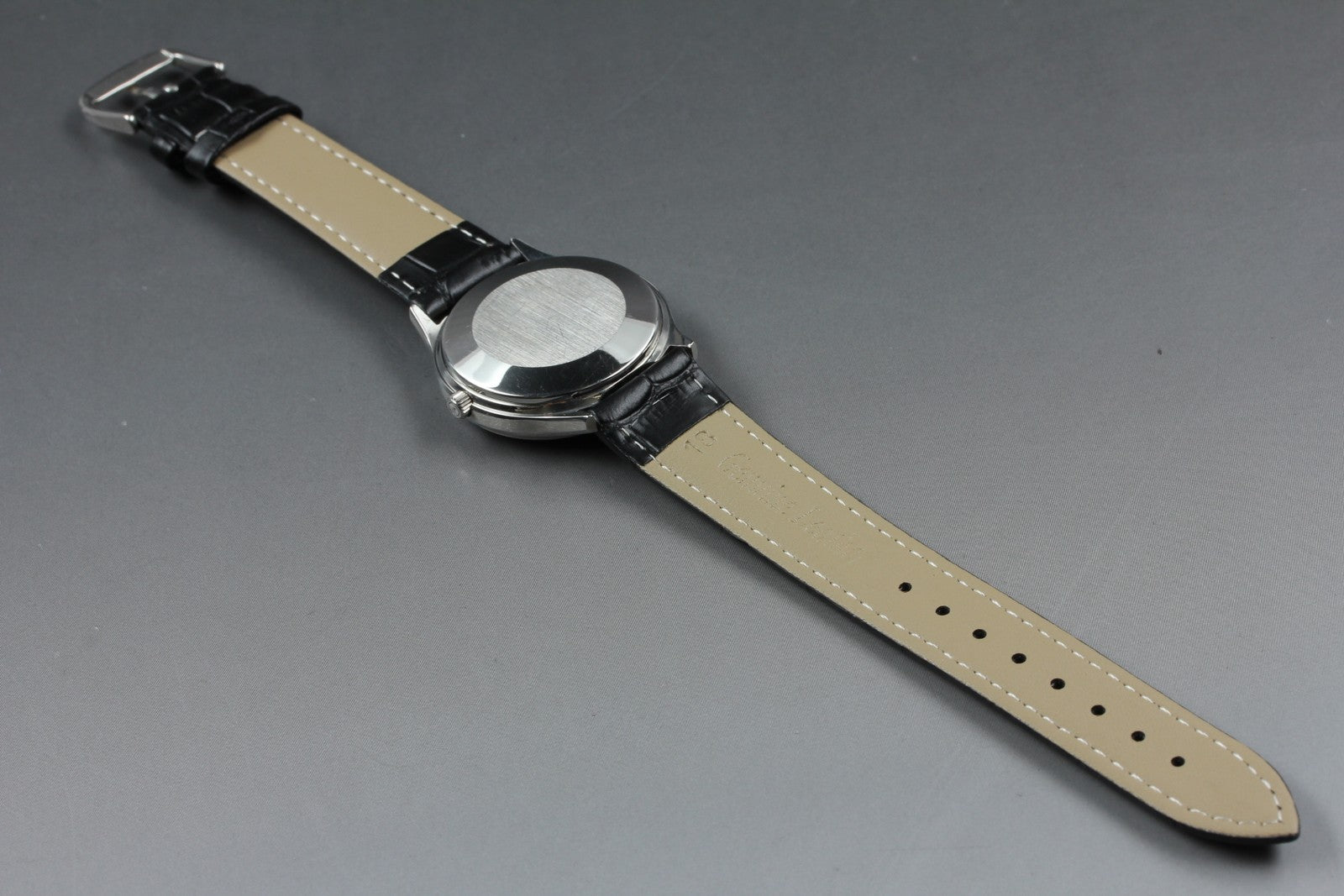 1973 Near MINT OMEGA De Ville 35mm 192.0027 Quartz Silver Dial Men's Vintage