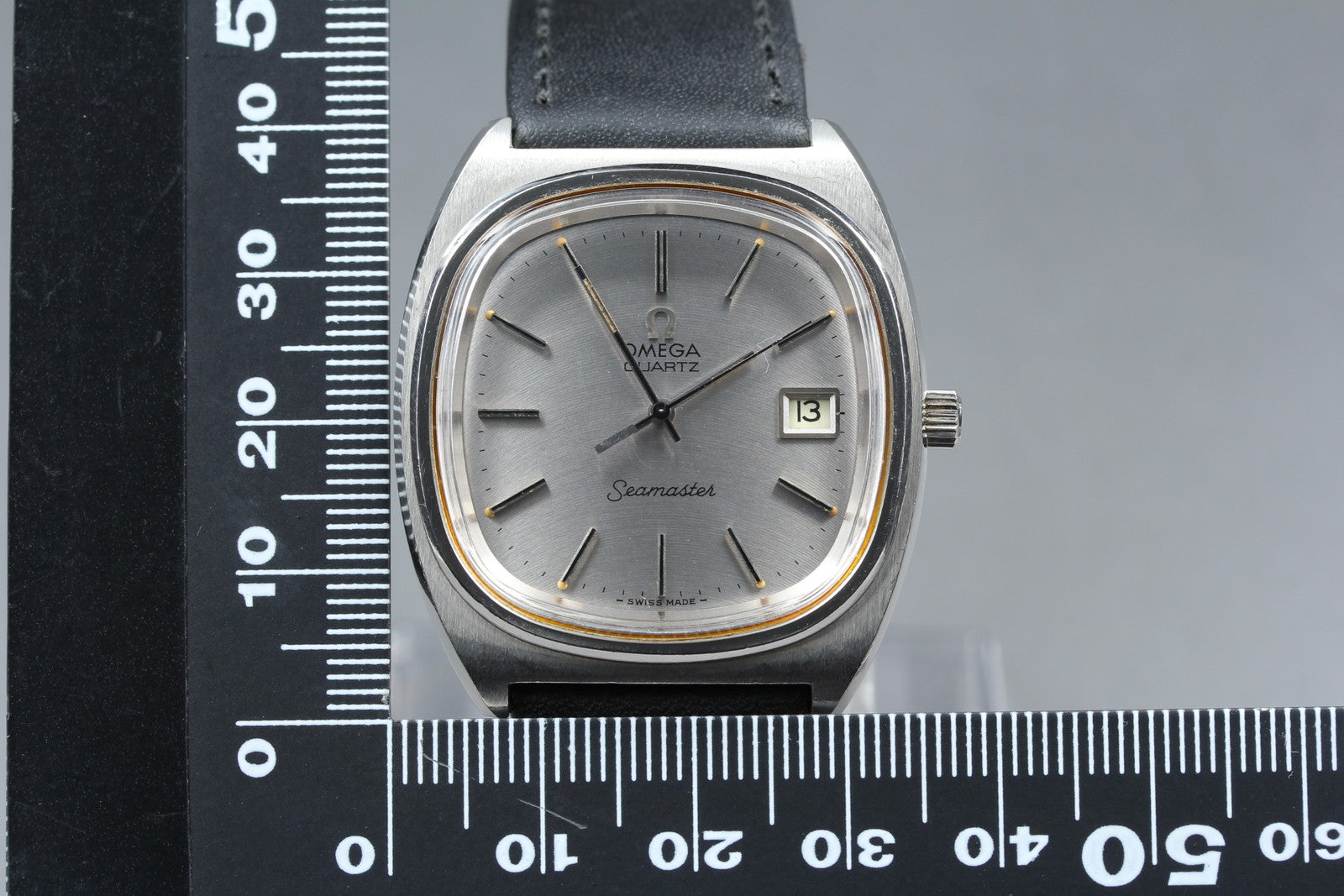 1977 Near MINT OMEGA Seamaster 35mm 196.0081 Quartz Silver Dial Men's Vintage
