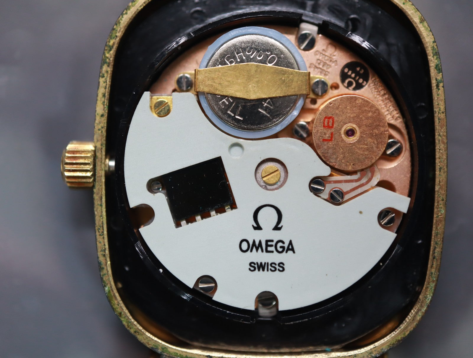 1979 Near MINT OMEGA De Ville 28mm 191.0064 Quartz Gold Dial Men's Watch Vintage