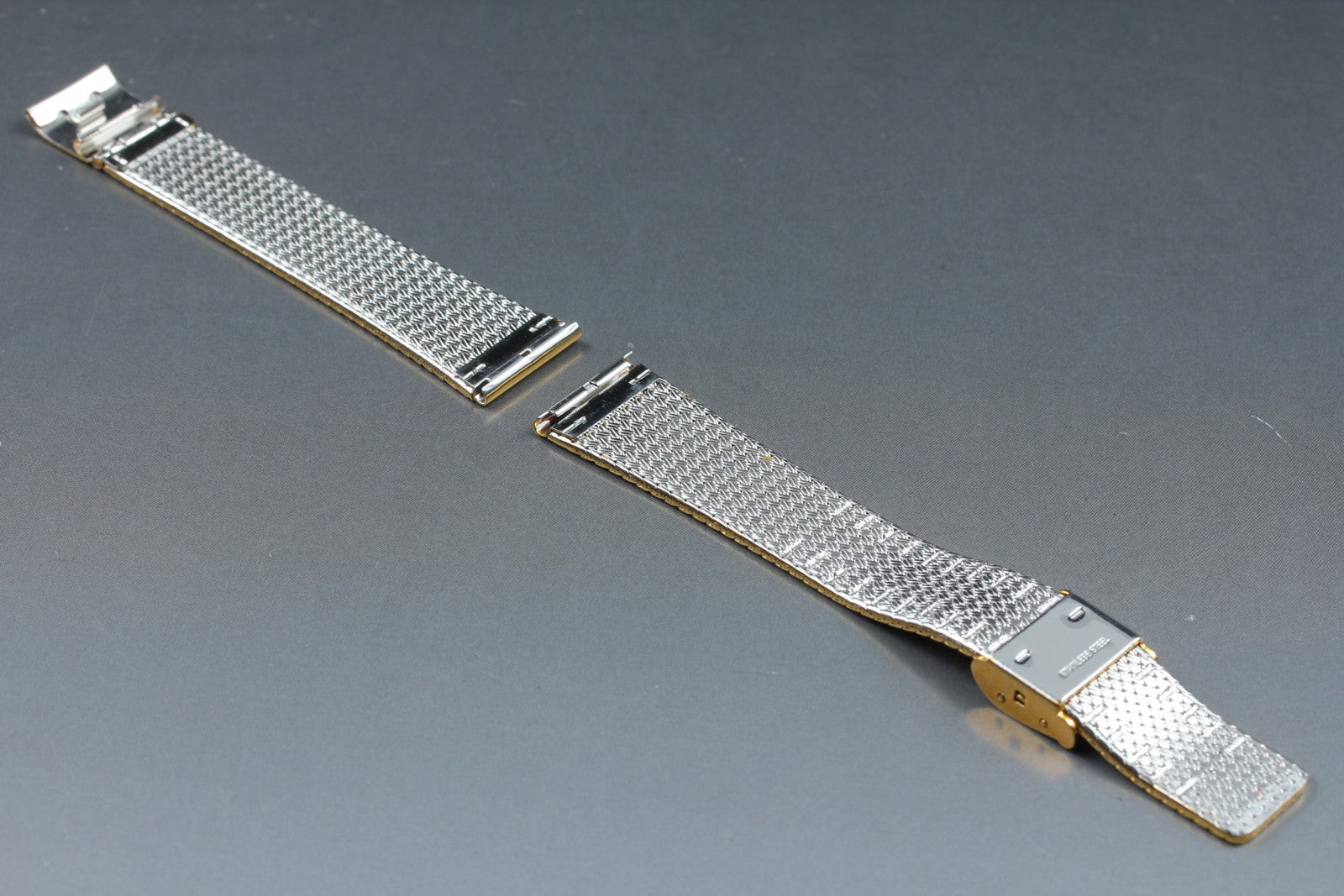 Near MINT OMEGA Milanese/Mesh Band 18mm Stainless steel Gold Plated Men Vintage