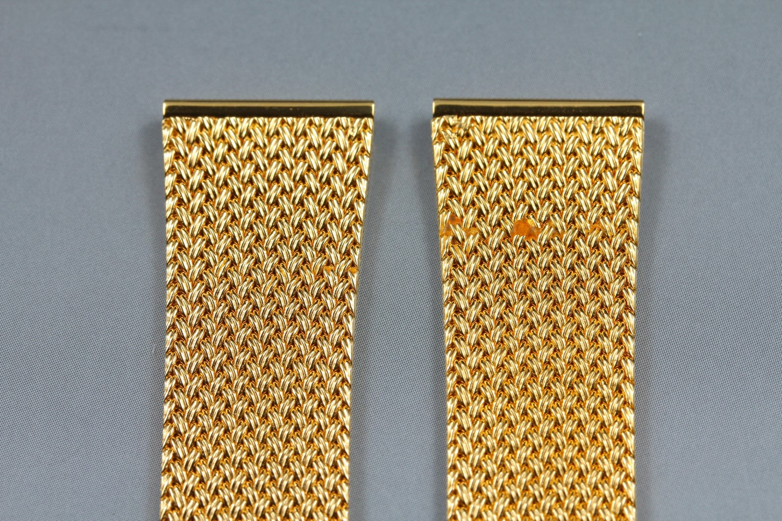 Near MINT OMEGA Milanese/Mesh Band 18mm Stainless steel Gold Plated Men Vintage