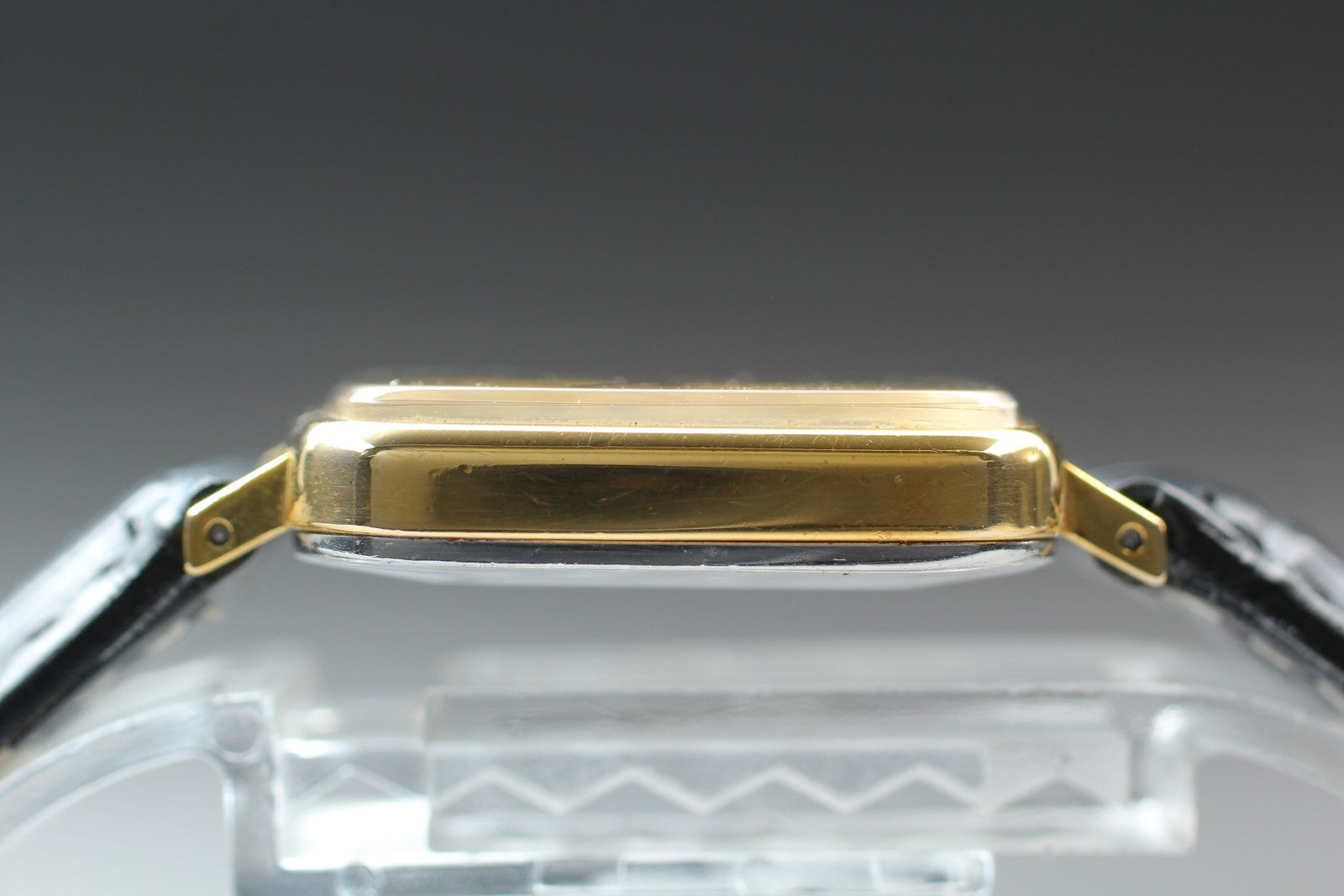1974 Near MINT OMEGA Geneve 27mm 511.0415 Manual Wind Gold Roman Women's Vintage