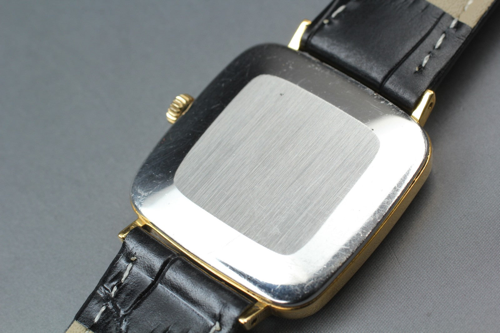 1974 Near MINT OMEGA Geneve 27mm 511.0415 Manual Wind Gold Roman Women's Vintage