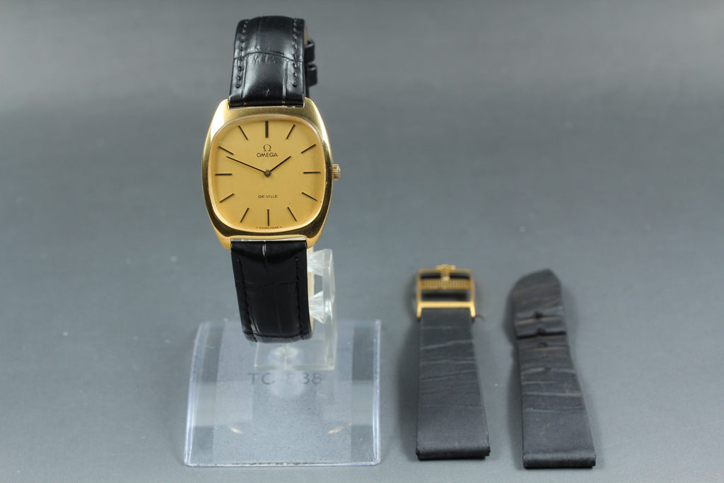 1976 Near MINT OMEGA De Ville 32mm 111.0139 Manual Gold Dial Men's Watch Vintage