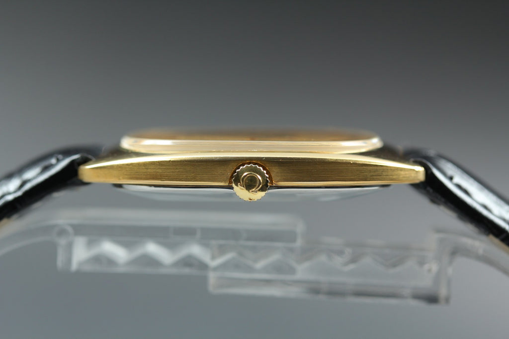 1976 Near MINT OMEGA De Ville 32mm 111.0139 Manual Gold Dial Men's Watch Vintage