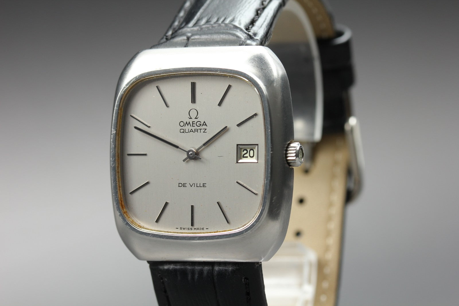 1973 Near MINT OMEGA De Ville 33mm 192.0030 Quartz Silver Dial Men's Vintage