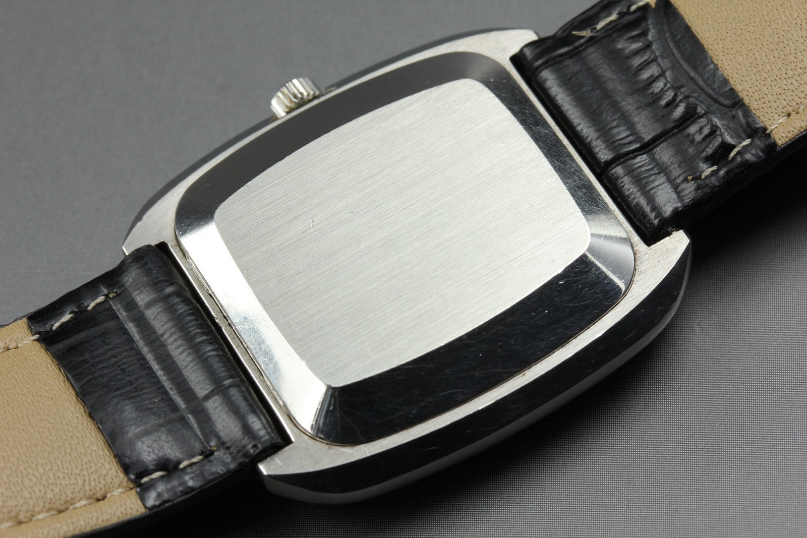 1973 Near MINT OMEGA De Ville 33mm 192.0030 Quartz Silver Dial Men's Vintage