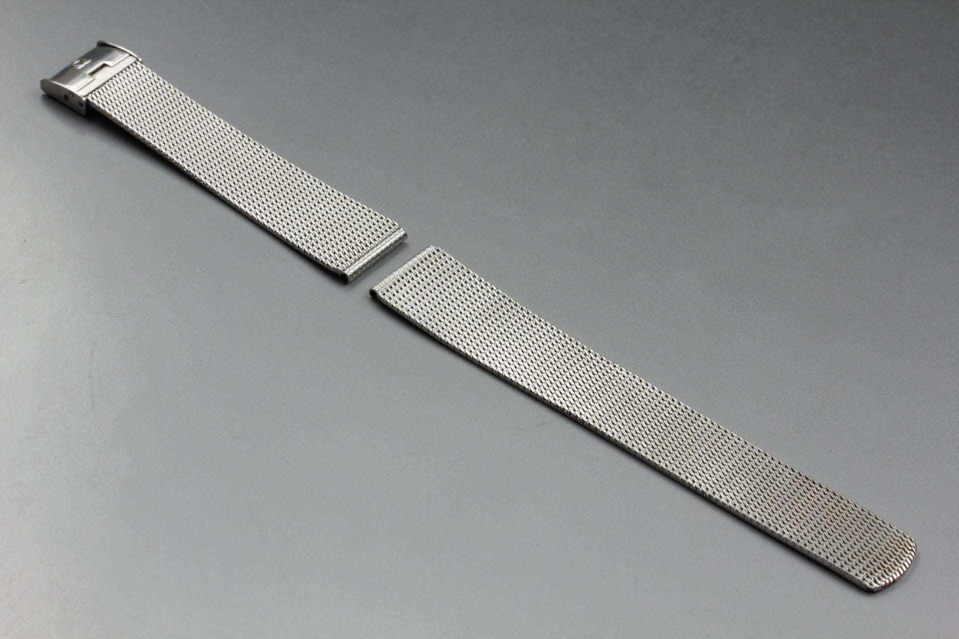 Near MINT OMEGA Milanese/Mesh Band 2039 18mm Stainless steel Silver Men Vintage