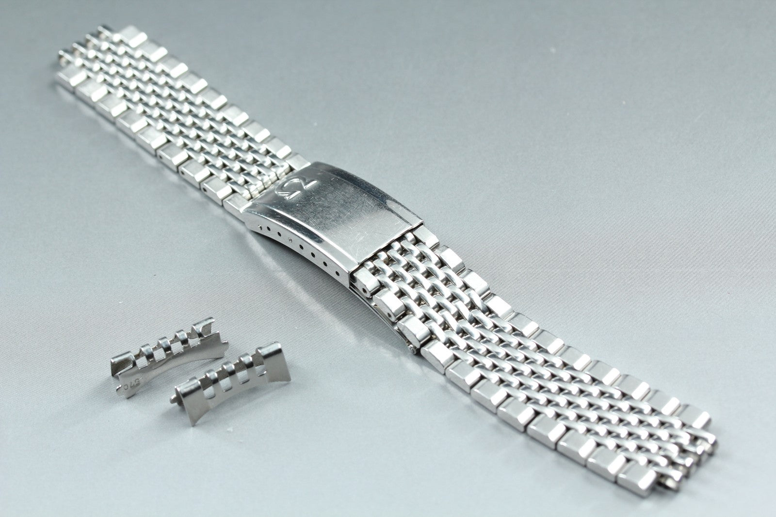 Near MINT OMEGA Beads of Rice Bracelet FF570/1037 18mm Silver Men's Vintage