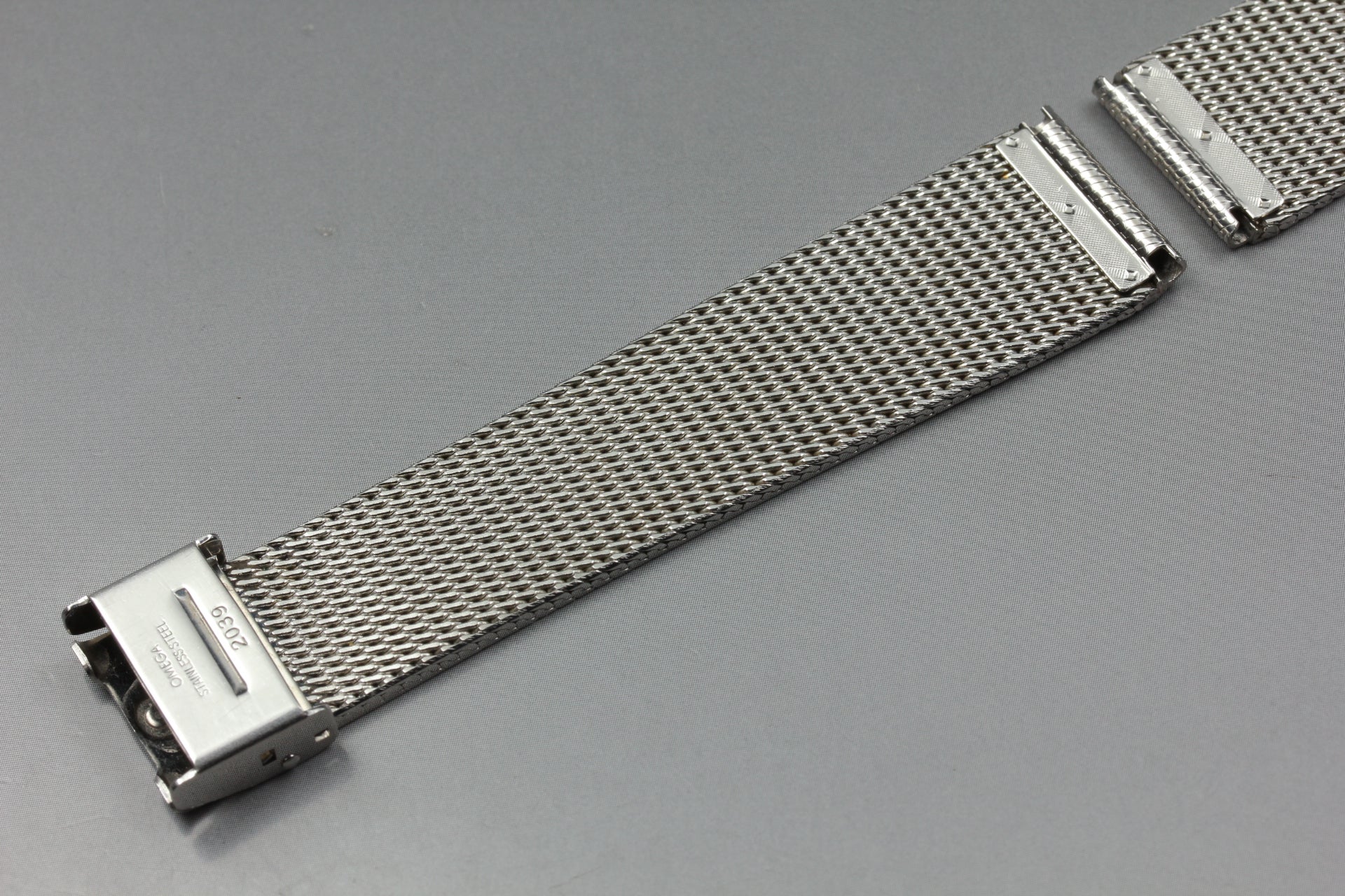 Near MINT OMEGA Milanese/Mesh Band 2039 18mm Stainless steel Silver Men Vintage