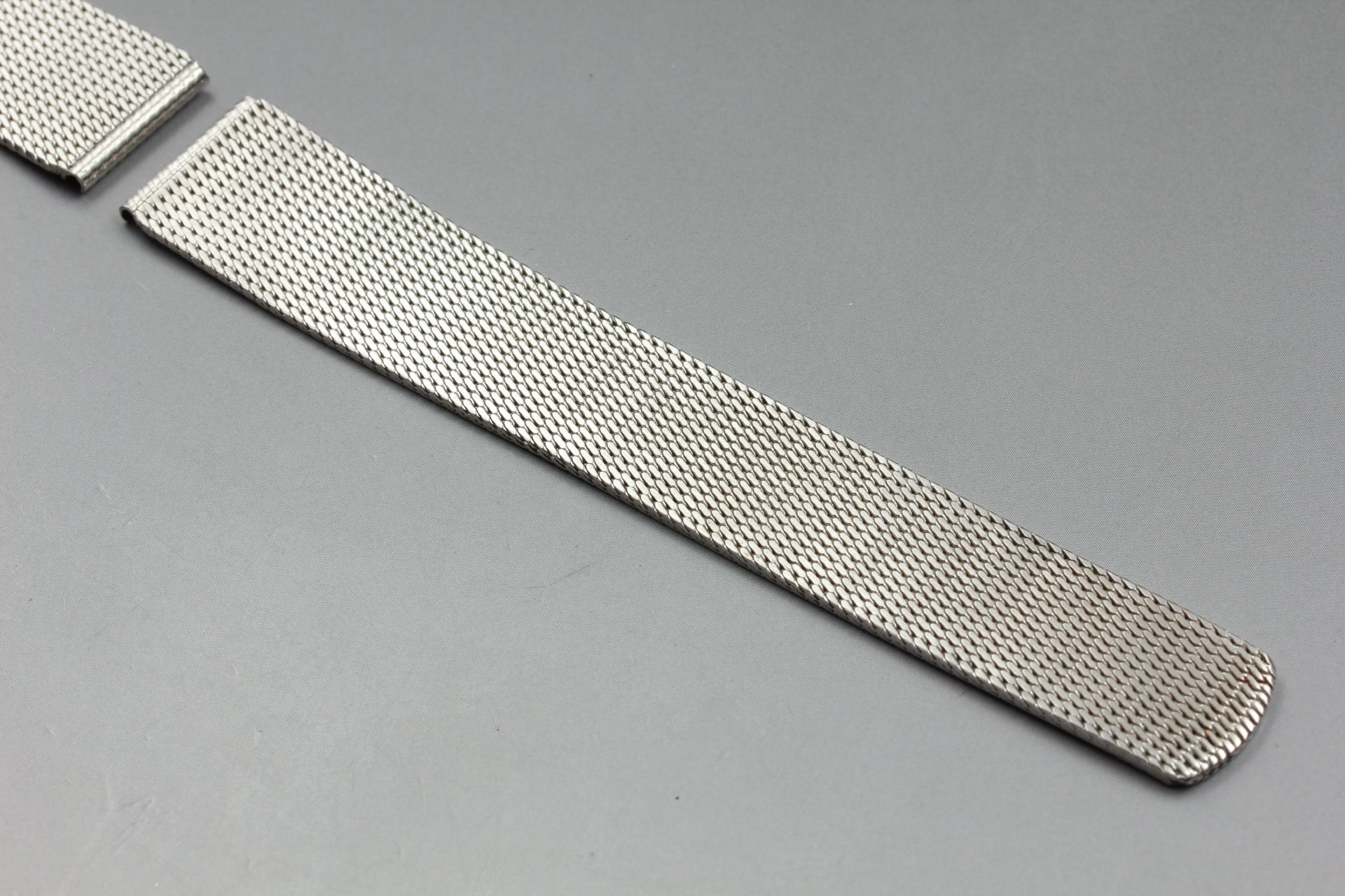 Near MINT OMEGA Milanese/Mesh Band 2039 18mm Stainless steel Silver Men Vintage