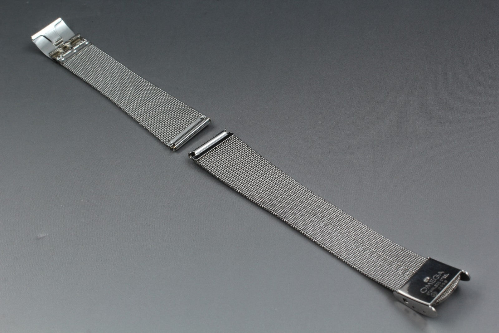 Near MINT OMEGA Milanese/Mesh Band 2058 18mm Stainless Steel Silver Men Vintage