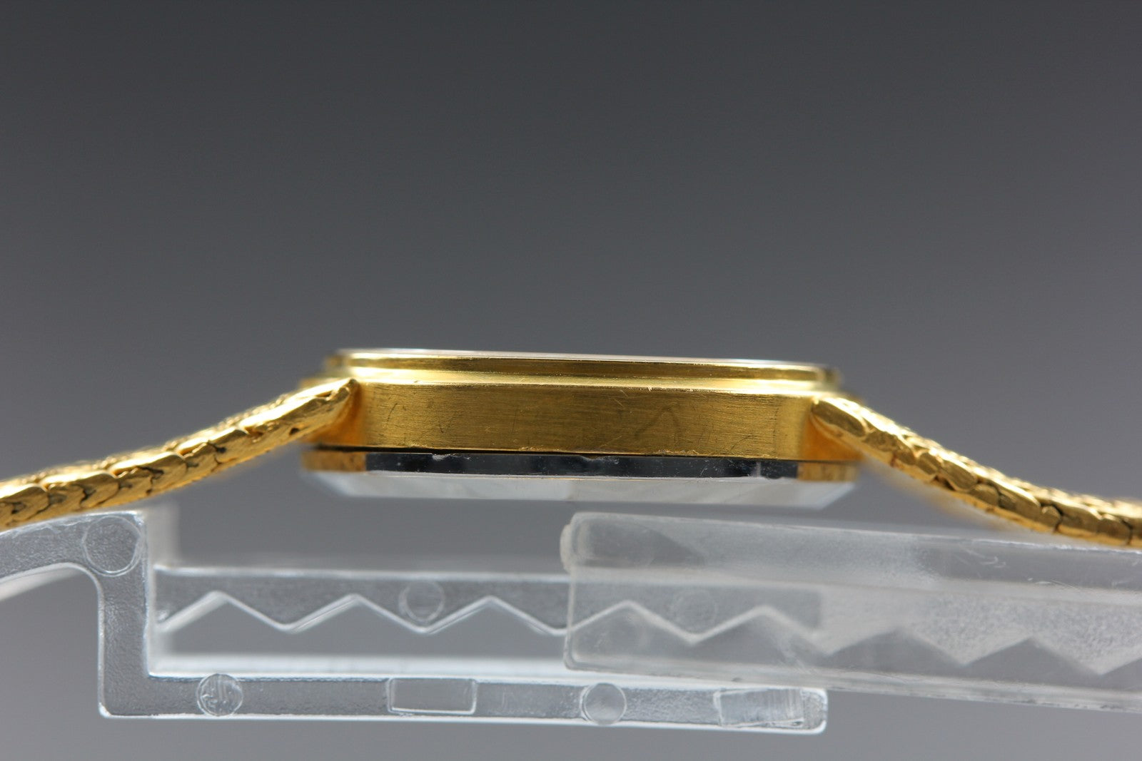 1981 Near MINT OMEGA De Ville 20mm 591.156 Quartz Gold Dial Women's Vintage