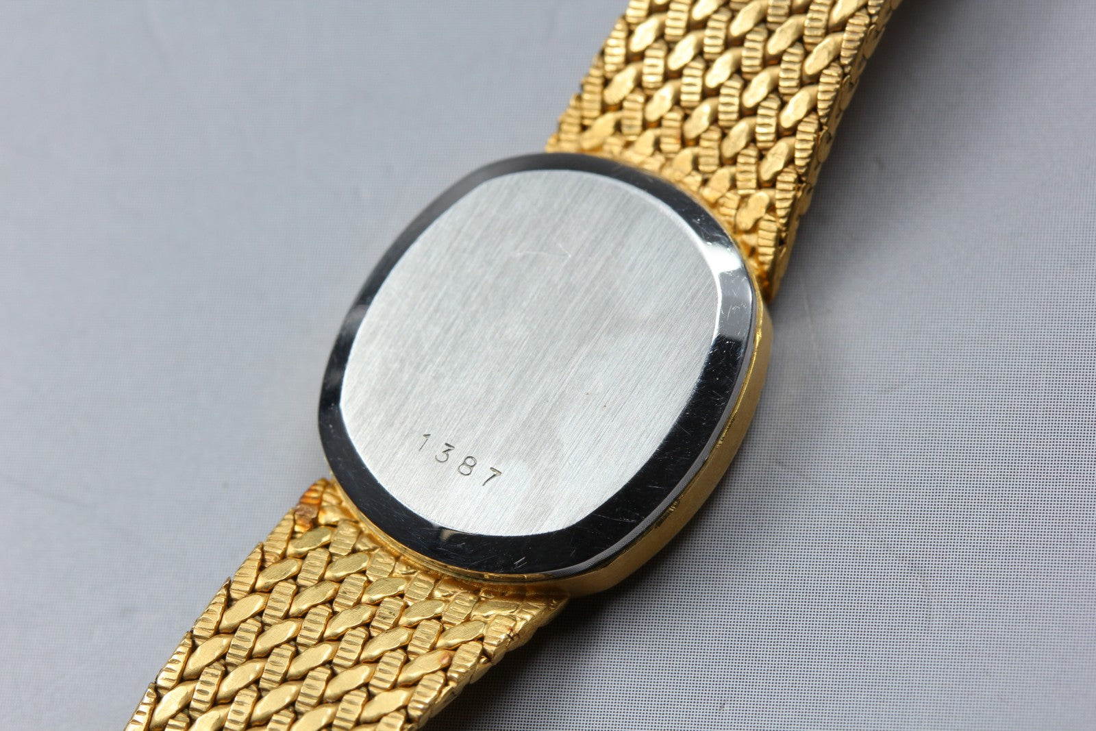 1981 Near MINT OMEGA De Ville 20mm 591.156 Quartz Gold Dial Women's Vintage