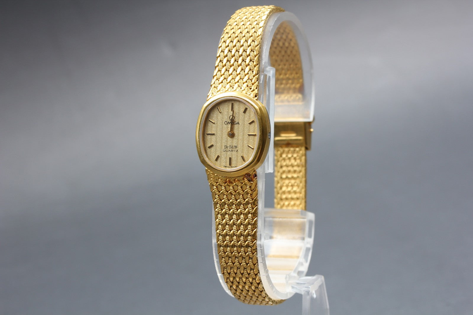 1981 Near MINT OMEGA De Ville 20mm 591.156 Quartz Gold Dial Women's Vintage