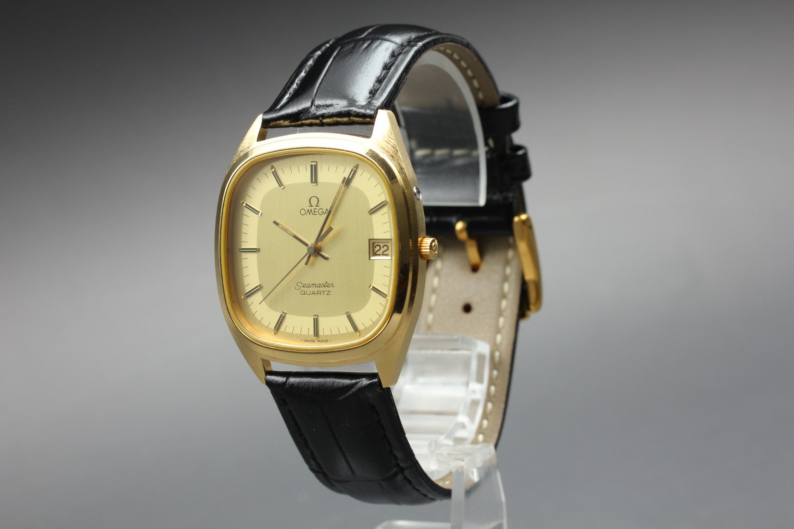 1981 MINT OMEGA Seamaster 34mm 196.0218 Quartz Gold Dial Men's Watch Vintage