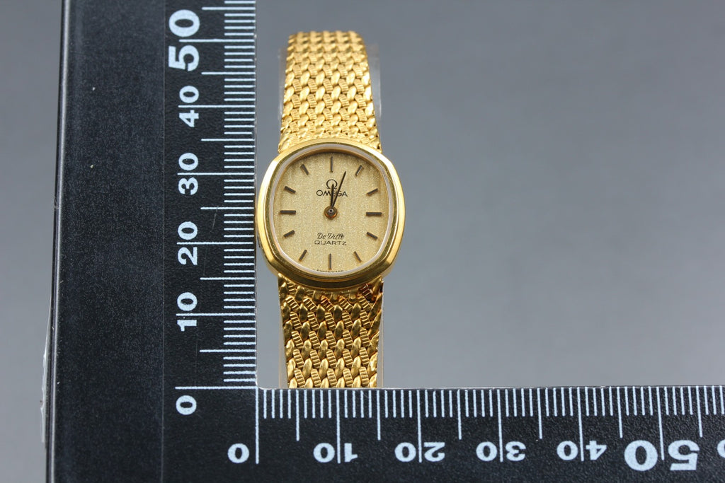 1981 Near MINT OMEGA De Ville 20mm 591.156 Quartz Gold Dial Women's Vintage