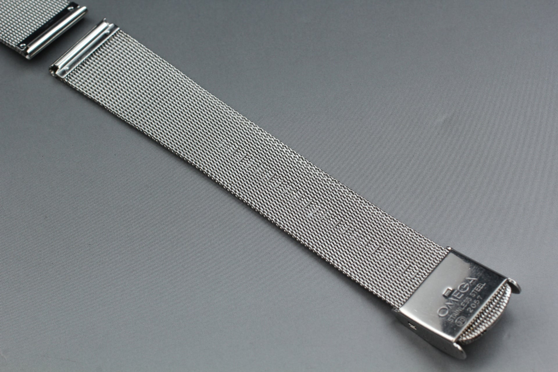 Near MINT OMEGA Milanese/Mesh Band 2057 18mm Stainless Bracelet Men's Vintage