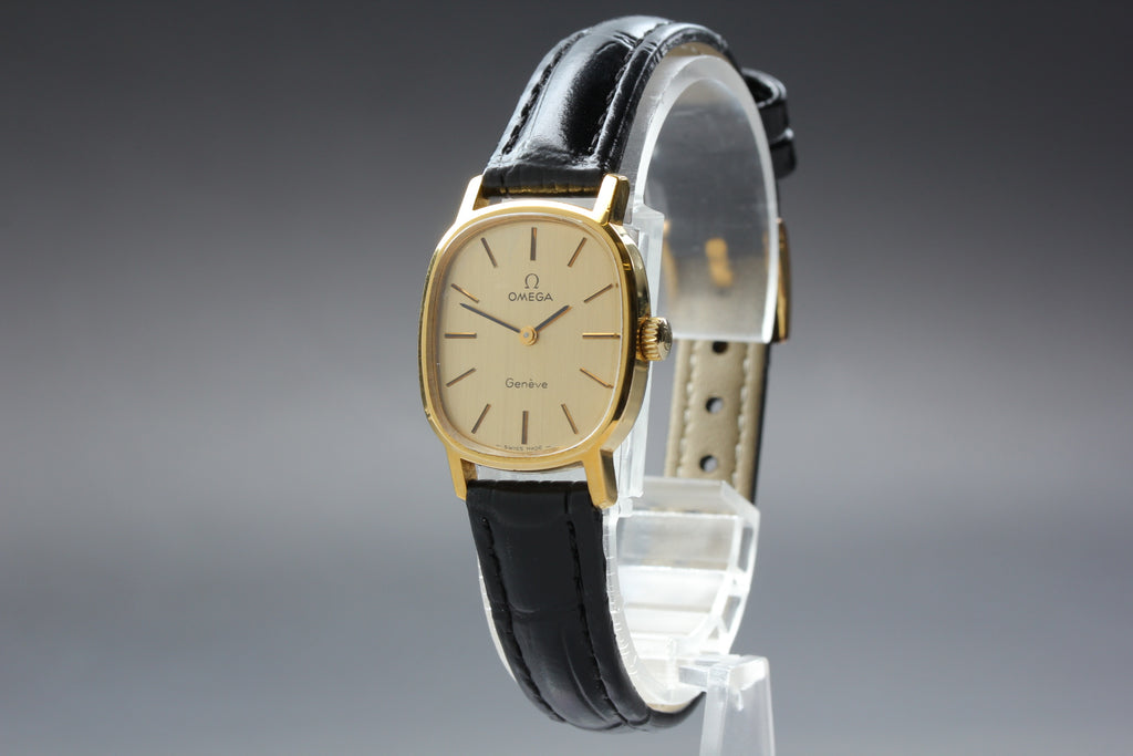 1975 Near MINT OMEGA Geneve 21mm 511.0509 Manual Gold Dial Women's Watch Vintage