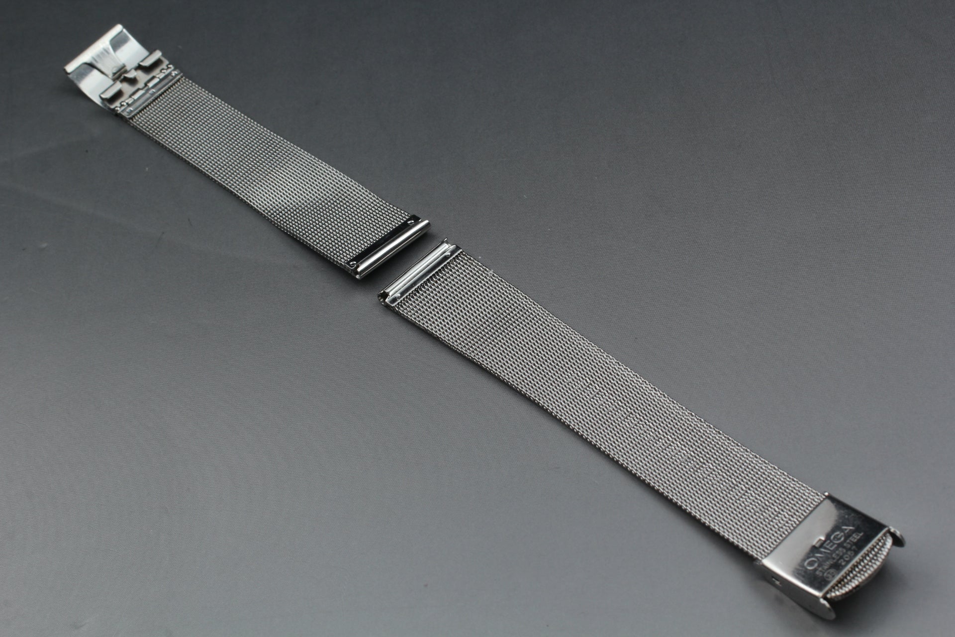 Near MINT OMEGA Milanese/Mesh Band 2057 18mm Stainless Bracelet Men's Vintage