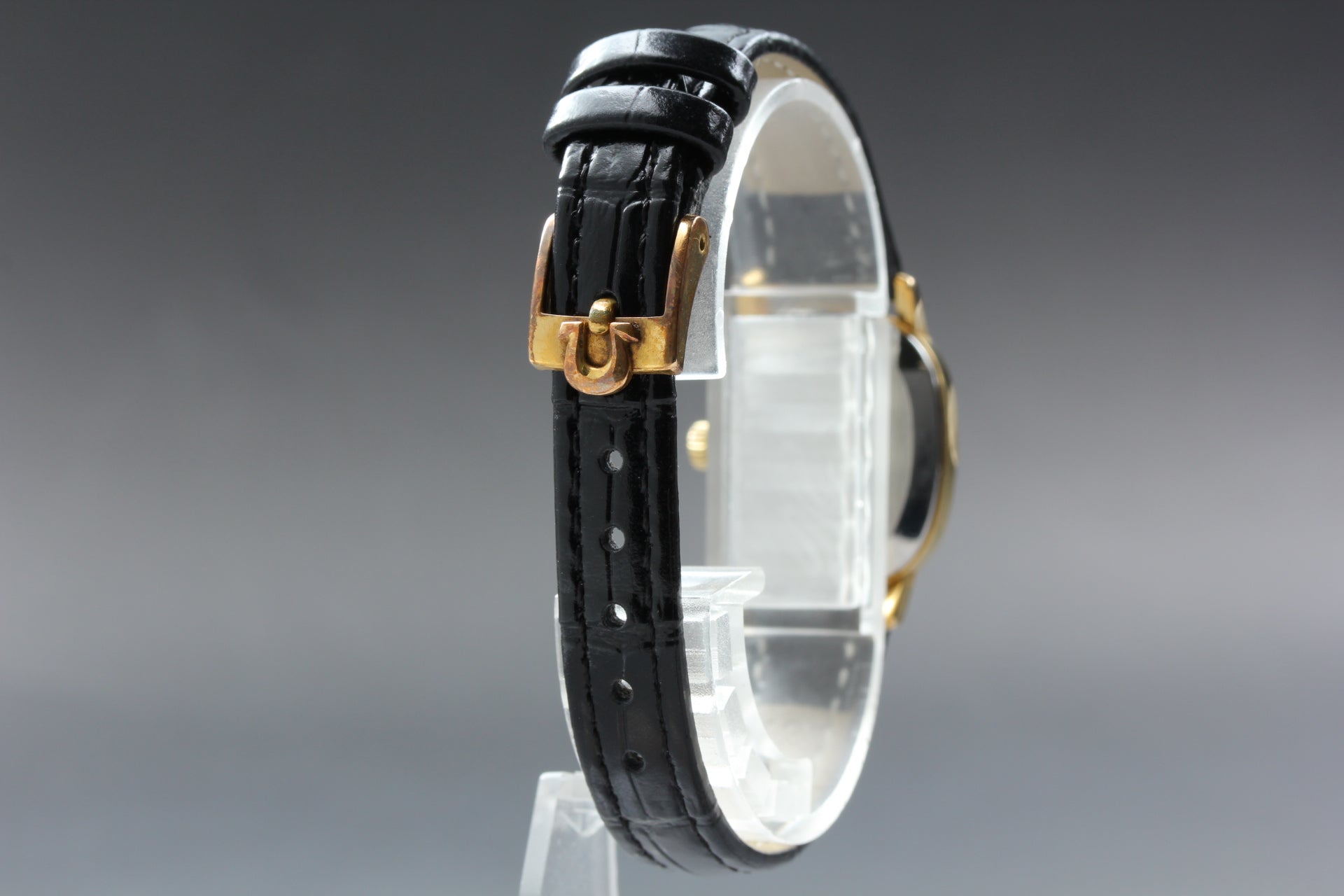 1975 Near MINT OMEGA Geneve 21mm 511.0509 Manual Gold Dial Women's Watch Vintage